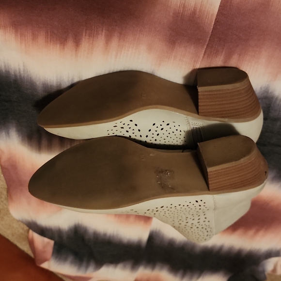 Booties - Picture 2 of 7